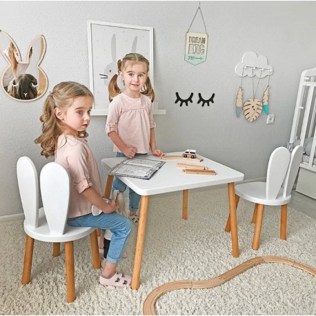 Комплект за активности маса и 2 столчета BEE SMART бели