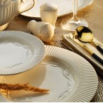 Порцеланов сервиз за 12 човека / 60 части -Karen gold